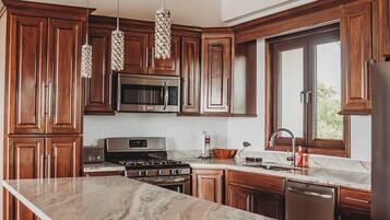 Signature House, 2 Bedrooms, Sea View | Private kitchen | Fridge, microwave, oven, stovetop