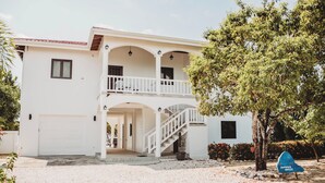 Unclassified image, 3 of 20, button - Summer Breeze  (Placencia)