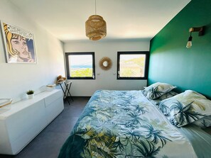 6 bedrooms, iron/ironing board, WiFi, bed sheets - Villa with swimming pool at Les Goudes in the calanques! (Marseille)