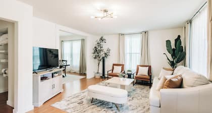 Spacious & stylishly decorated in the heart of St Paul by Summit/Hamline