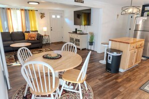 Interior - Deer Ridge A/C, Firepit, Pool Table, Acadia (Ellsworth)