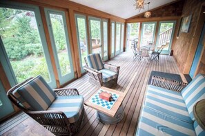 Living area - Turnstone Cottage @ Acadia NP (Southwest Harbor)