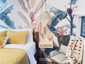 Junior Studio | Memory foam beds, in-room safe, individually decorated - Alux House (Placencia)