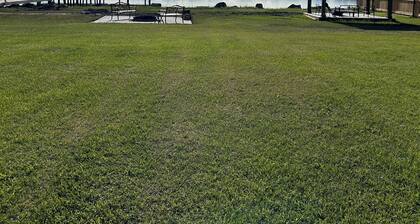 Dora’s Cabin at Grans – Flathead Lakefront, Dock, Kayaks, Pet Friendly