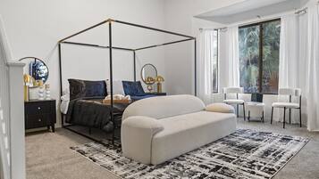 7 bedrooms, desk, iron/ironing board, travel crib