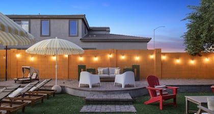 NEW! Sleeps 24+ House w/Heated Pool, Arcades, Soda Fountain