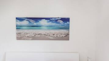 1 bedroom, bed sheets