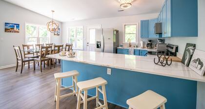 Remodeled Beach House 1 block from beach. 4min walk. Sleeps 8.