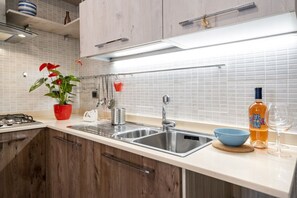 Micro-ondes, four, plaque de cuisson, lave-vaisselle