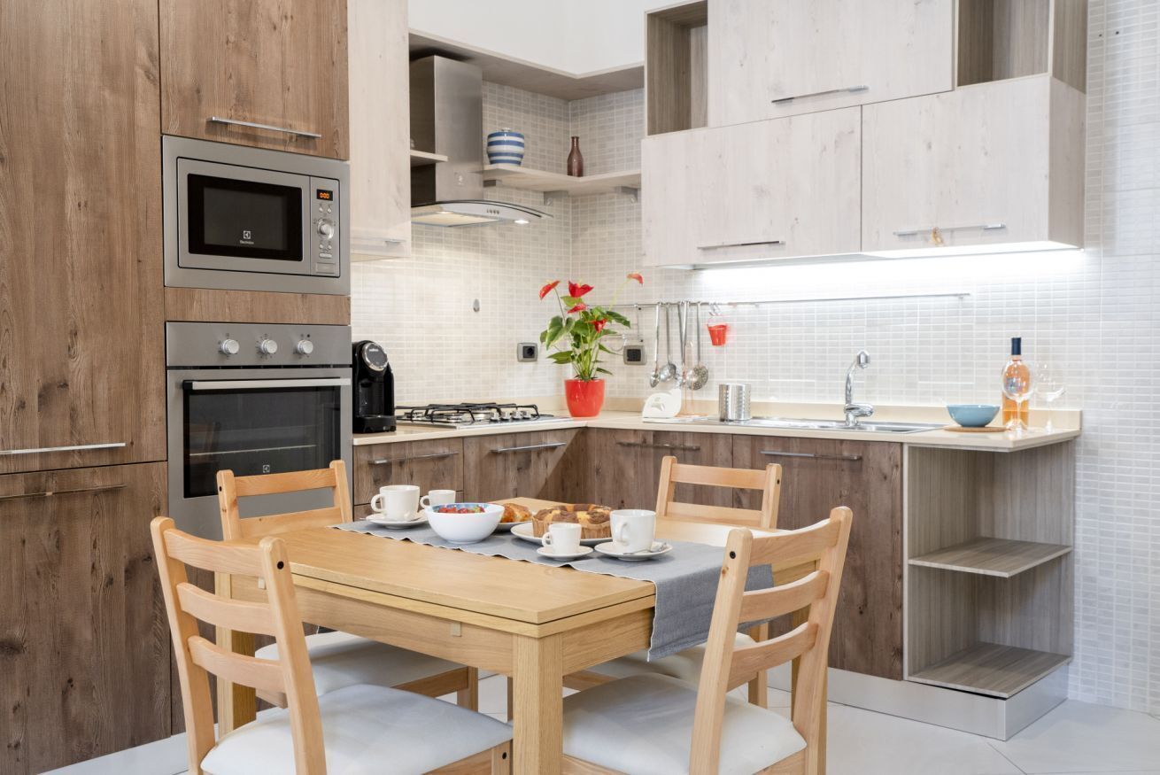 Micro-ondes, four, plaque de cuisson, lave-vaisselle