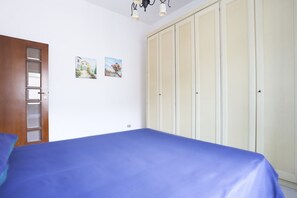 2 habitaciones, tabla de planchar con plancha y acceso a internet