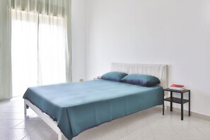 2 室のベッドルーム、アイロン / アイロン台、インターネット、ベッドシーツ