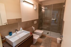 シャワー、ビデ