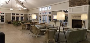 المنشأة من الداخل