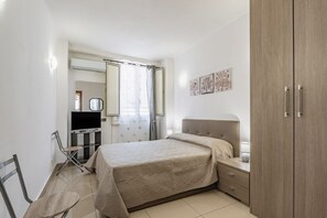 1 bedroom, iron/ironing board, WiFi