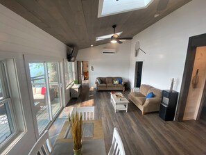 Smart-TV og stereoanlegg