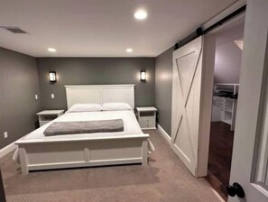 3 bedrooms, travel crib, WiFi