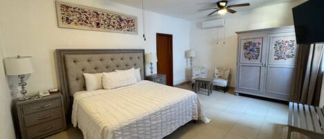 1 chambre, literie de qualité, couette en duvet