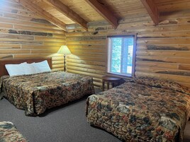 Duplex, várias camas | Wi-Fi de cortesia, roupa de cama