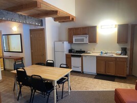 Duplex, Multiple Beds | Free WiFi, bed sheets