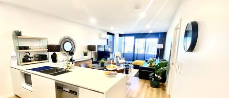 المنشأة من الداخل