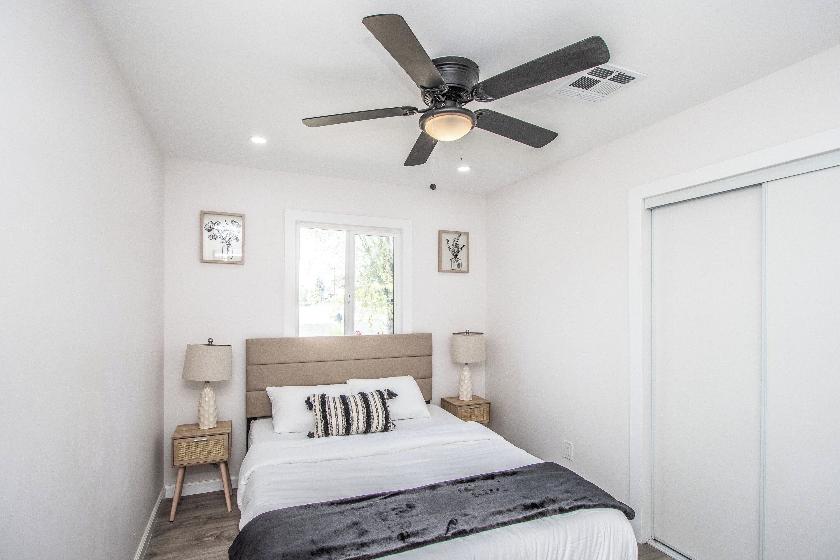 1 habitación, tabla de planchar con plancha, wifi y ropa de cama 