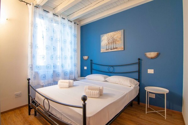 1 bedroom, iron/ironing board, WiFi, bed sheets - Appartamento con balcone vicino a Ponte Pietra (Verona)