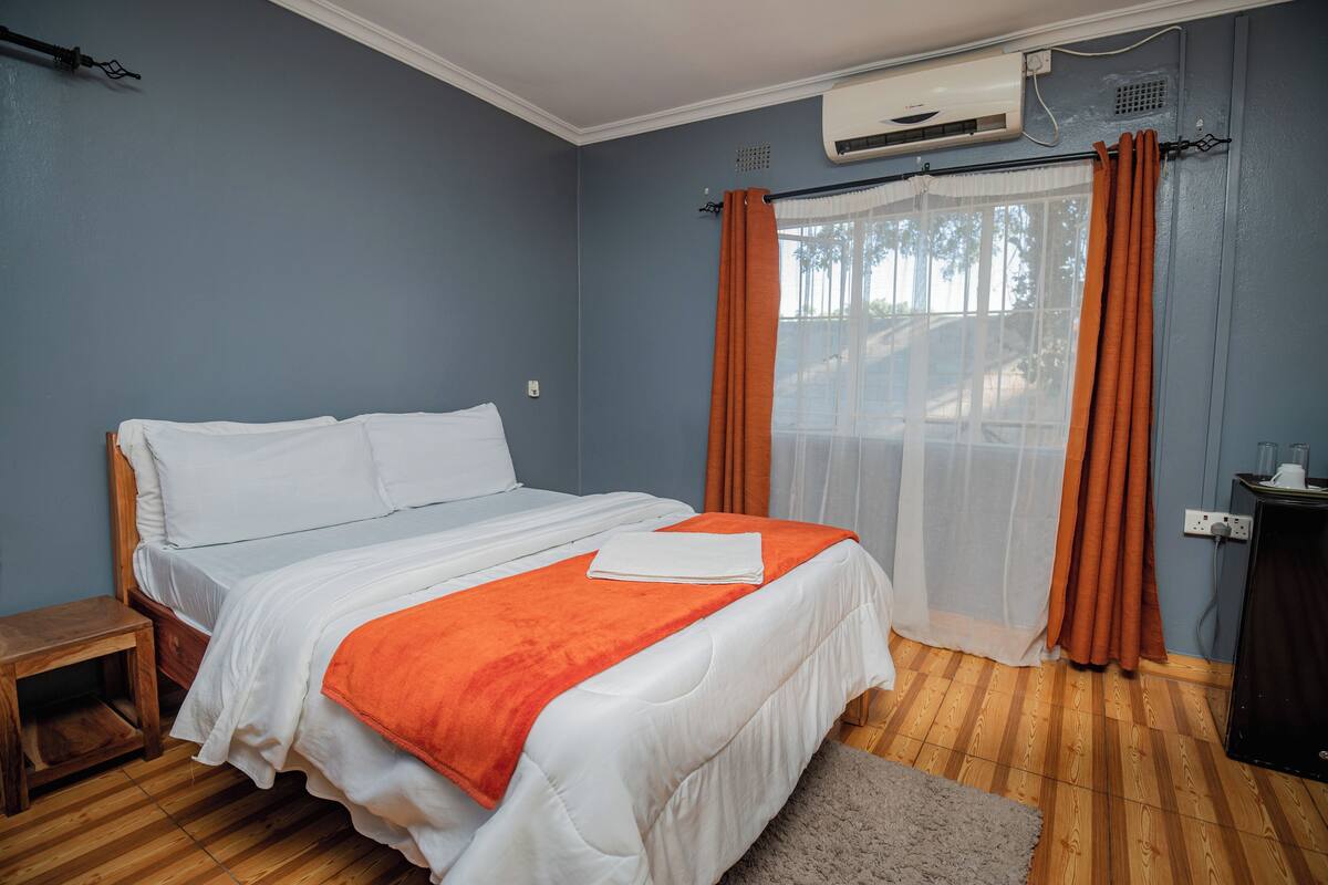 Comfort-Stadtwohnung | Badezimmer | Hausschuhe