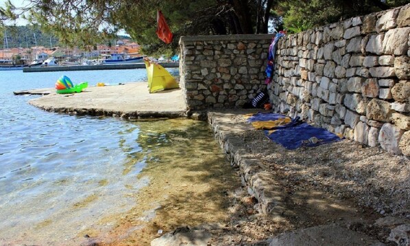 Apartment, Smoking | Exterior