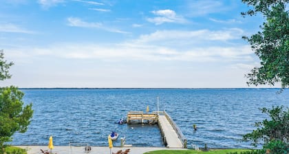 Swimmin’ Hole 2 - lakefront getaway with back porch living, dock & boat launch