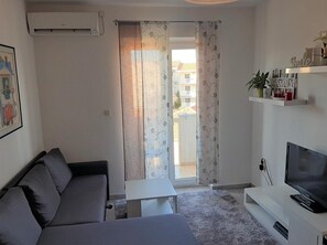 2 bedrooms - Apartments Mari - 100 m From Beach (Supetar)