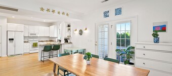 Belmont Oasis I Downtown Cville | 3 bed, 2.5 bath | Sleeps 6 A, 2 C