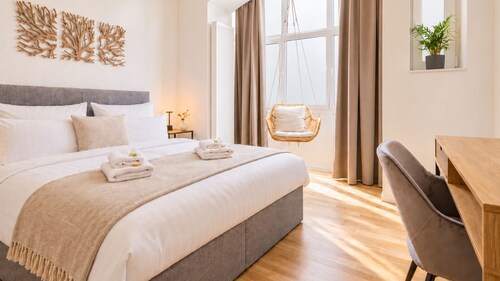 LaMiaCasa Stuttgart-Ost | 145 sqm | 3 Bedrooms | 2 Baths | Parking