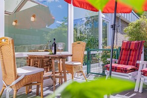 Unclassified image, 2 of 30, button