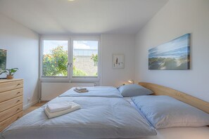 2 chambres, fer et planche à repasser, Wi-Fi, draps fournis