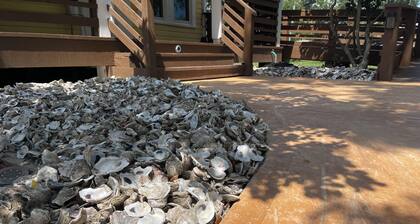 Enjoy Crawfordville at the Courtyard’s Oyster Cottage