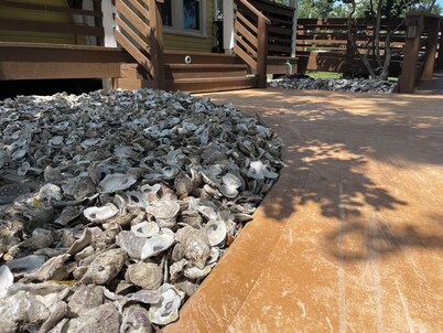 Enjoy Crawfordville at the Courtyard’s Oyster Cottage