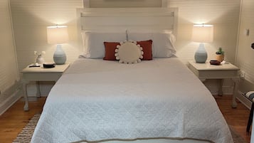 2 bedrooms, desk, iron/ironing board, travel cot
