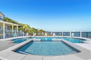 Piscine extérieure