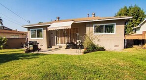 Exterior - L.A. County CanyonCity AzusaHome for up to 6 people. (Azusa)