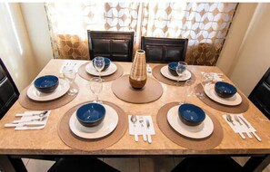 Dining - L.A. County CanyonCity AzusaHome for up to 6 people. (Azusa)