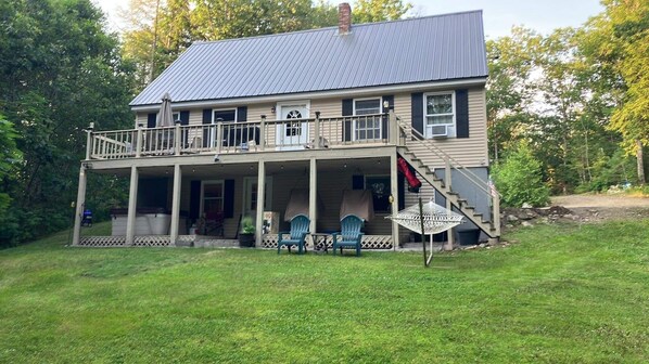 Exterior - Quiet and private lake front home with hot tub (Somerville)