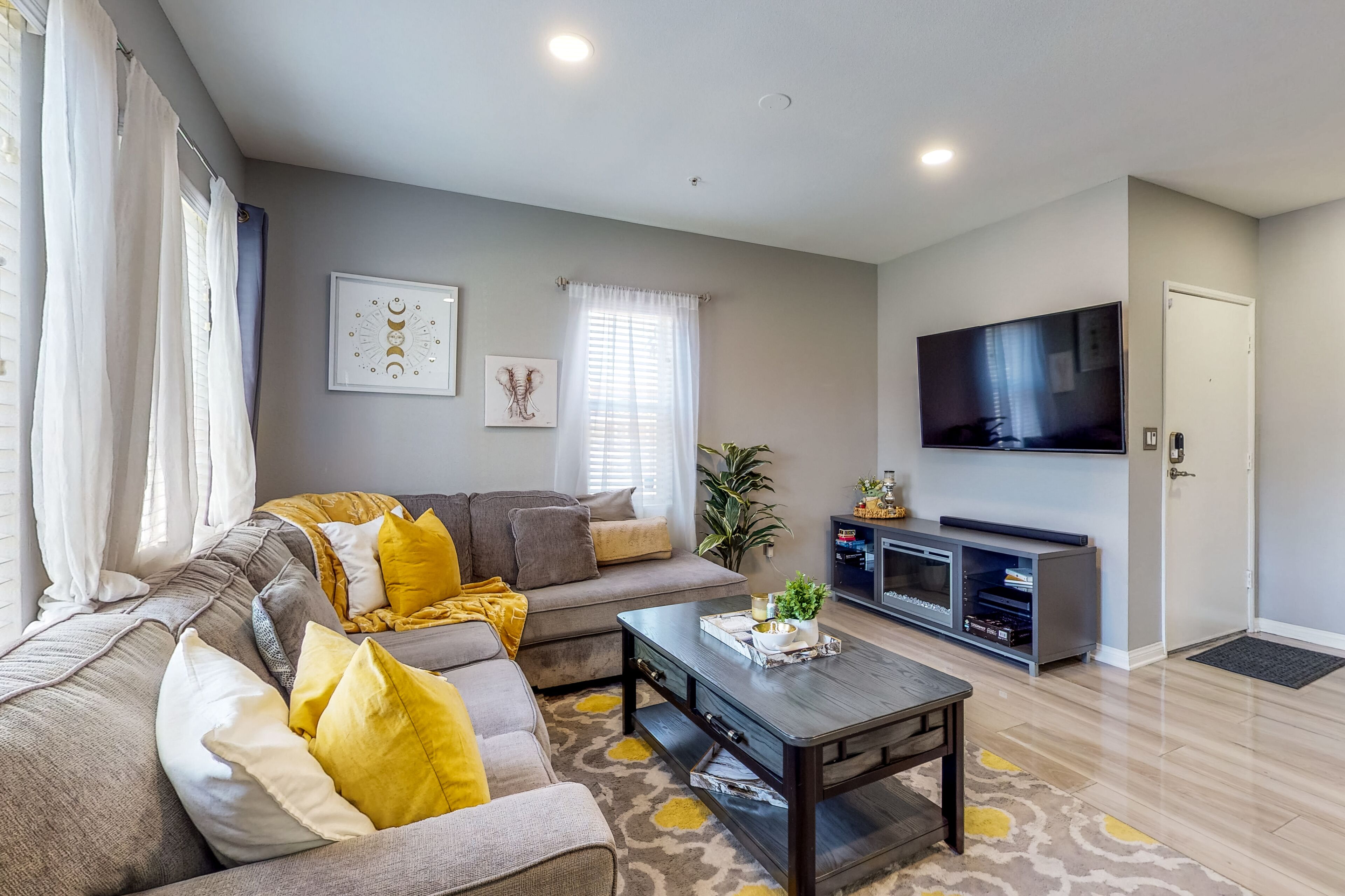 Chic 3-tier escape with patio in gated community - near LAX, SoFi Stadium, DTLA