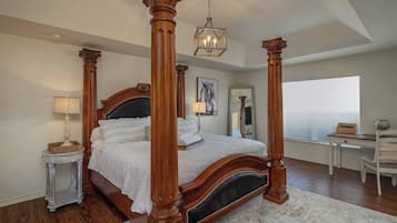 4 bedrooms, desk, iron/ironing board, travel crib