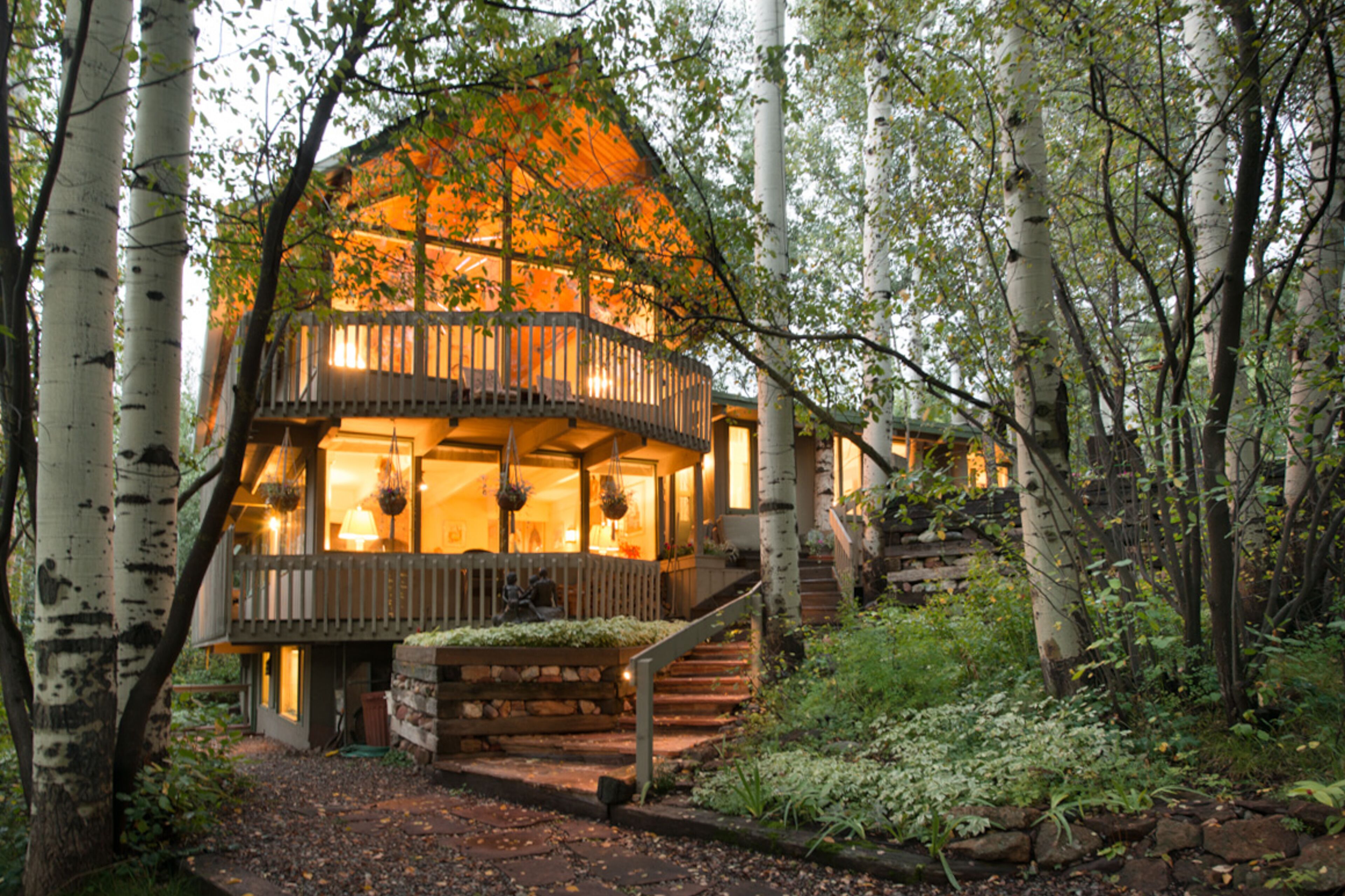 Homey Lodge - private hot tub, walk to lifts at Highlands of Aspen