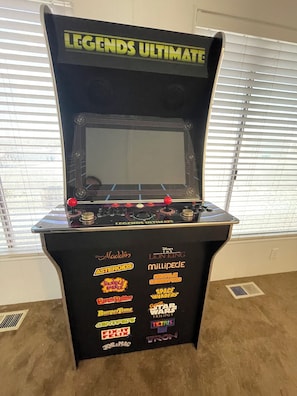 Games room - Vacation getaway with pool in Lake Havasu less than 5 miles from London Bridge. (Lake Havasu City)