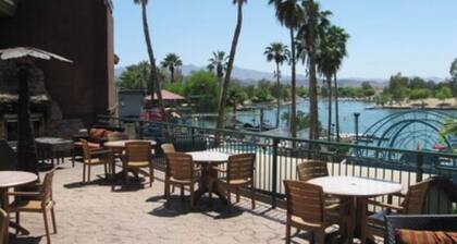 Vacation getaway with pool in Lake Havasu less than 5 miles from London Bridge.
