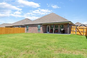 Exterior - Pet friendly home featuring a sample of local flavors near The Rose District! (Broken Arrow)