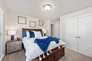 3 bedrooms, desk, iron/ironing board, travel cot - Pet friendly home featuring a sample of local flavors near The Rose District! (Broken Arrow)