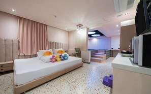 ジュニア ルーム | 1 室のベッドルーム、高級寝具、客室ごとに異なる装飾、客室ごとに異なるインテリア